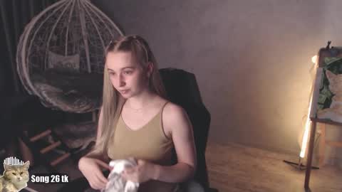 Snapshot of _mother_of_cats chatting on 10.06.25 Debby online show from 10.06.25