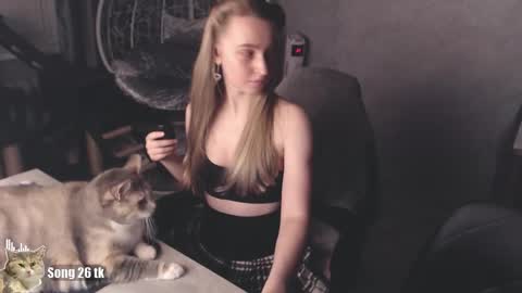 Snapshot of _mother_of_cats chatting on 10.15.25 Debby online show from 10.15.25