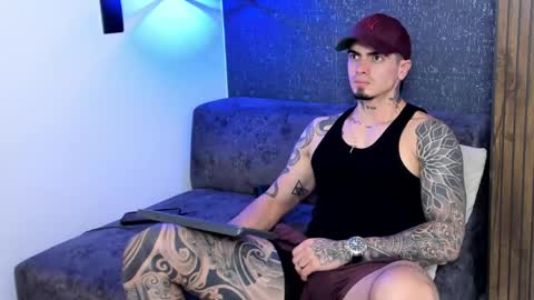Snapshot of _mrcock_ chatting on 05.11.26 _mrcock_ online show from 05.11.26