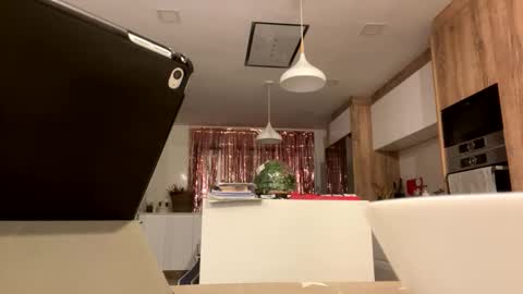 Snapshot of _muestroverga chatting on 12.14.25 _muestroverga online show from 12.14.25