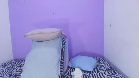 Snapshot of _mystic_luna chatting on 11.25.25 Luna online show from 11.25.25