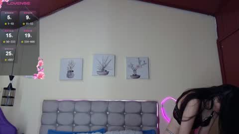 Snapshot of _naomi_s chatting on 06.30.26 _naomi_s online show from 06.30.26