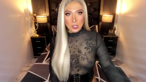 _natashacooper_ online show from 04.23.26