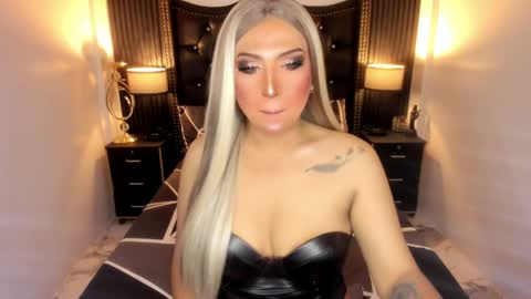 _natashacooper_ online show from 04.24.26