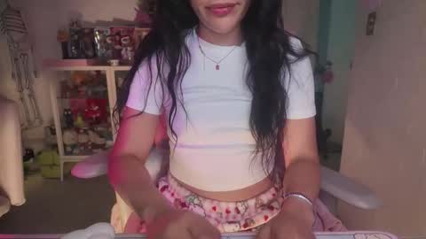 Snapshot of _nathaila_ chatting on 04.21.26 _nathaila_ online show from 04.21.26