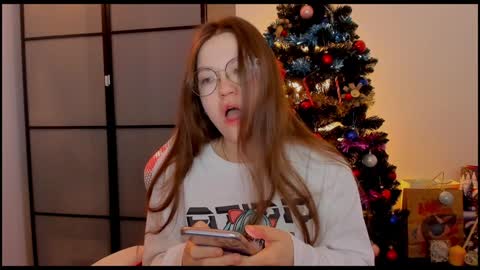 Snapshot of _nemalkovamia chatting on 12.31.24 Mia with a big heart  online show from 12.31.24