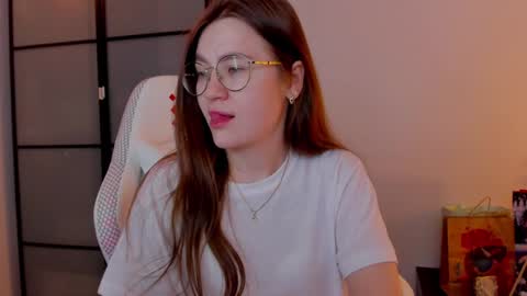 Snapshot of _nemalkovamia chatting on 01.18.25 Mia with a big heart  online show from 01.18.25