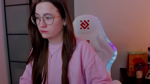 Snapshot of _nemalkovamia chatting on 02.02.25 Mia with a big heart  online show from 02.02.25