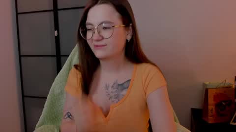 Snapshot of _nemalkovamia chatting on 02.08.25 Mia with a big heart  online show from 02.08.25