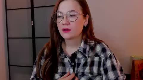 Snapshot of _nemalkovamia chatting on 02.15.25 Mia with a big heart  online show from 02.15.25