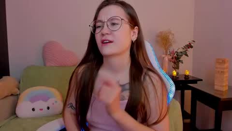 Snapshot of _nemalkovamia chatting on 02.19.25 Mia with a big heart  online show from 02.19.25
