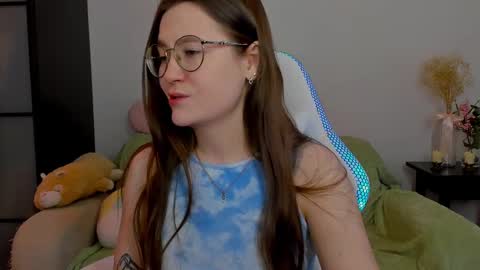 Snapshot of _nemalkovamia chatting on 02.24.25 Mia with a big heart  online show from 02.24.25