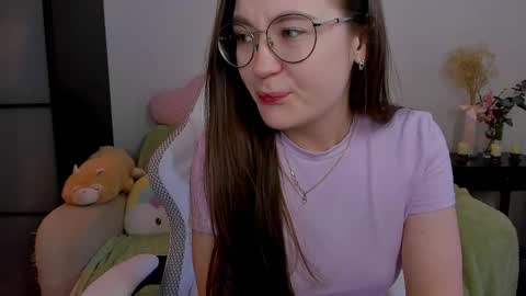 Snapshot of _nemalkovamia chatting on 02.26.25 Mia with a big heart  online show from 02.26.25