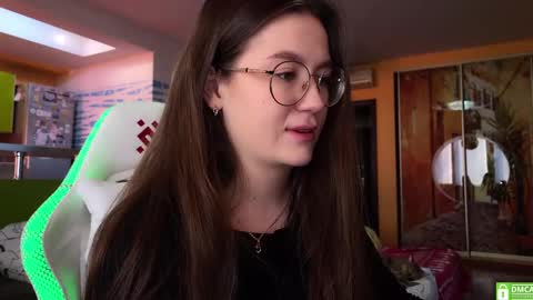 Snapshot of _nemalkovamia chatting on 03.08.25 Mia with a big heart  online show from 03.08.25
