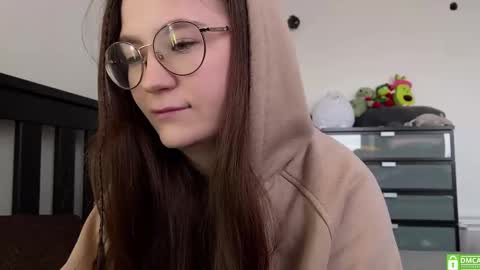 Snapshot of _nemalkovamia chatting on 03.10.25 Mia with a big heart  online show from 03.10.25