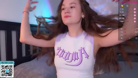 Snapshot of _nemalkovamia chatting on 09.14.25 Mia with a big heart  online show from 09.14.25