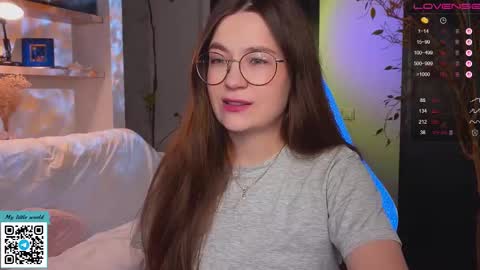 Snapshot of _nemalkovamia chatting on 10.24.25 Mia with a big heart  online show from 10.24.25