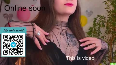 Mia with a big heart  online show from 11.18.25