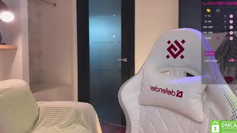 Snapshot of _nemalkovamia chatting on 02.12.26 Mia with a big heart online show from 02.12.26