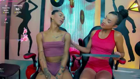 Nicky  Please help me with your thumbs up its importan online show from 12.15.25