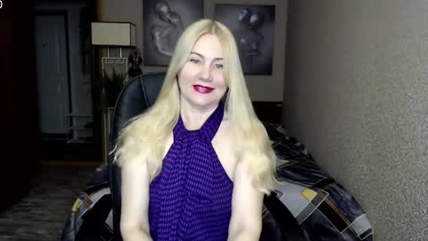 Snapshot of _night_fantasy_ chatting on 02.14.25 Donella online show from 02.14.25