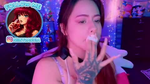 niiky online show from 06.23.26