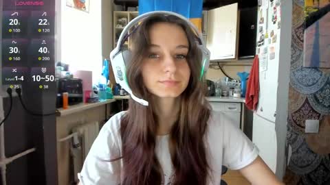 Snapshot of _nika_kik chatting on 05.20.26 Nika online show from 05.20.26