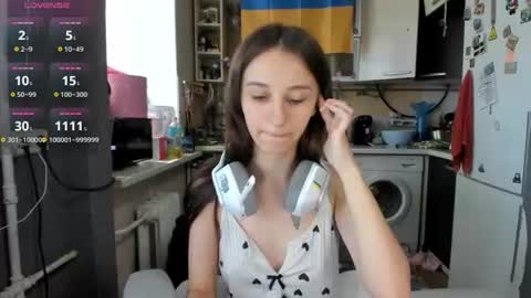 Snapshot of _nika_kik chatting on 06.20.26 Nika online show from 06.20.26