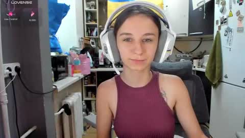 Snapshot of _nika_kik chatting on 06.29.26 Nika online show from 06.29.26
