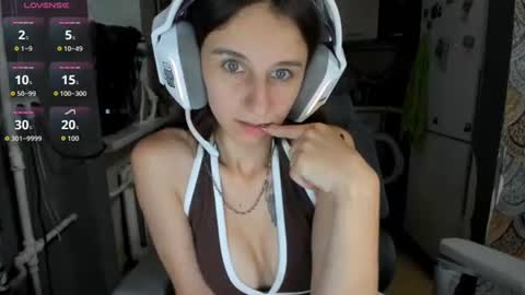Snapshot of _nika_kik chatting on 07.28.26 Nika online show from 07.28.26