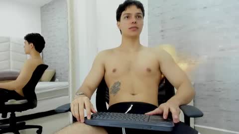 Noah Heyden online show from 02.04.25