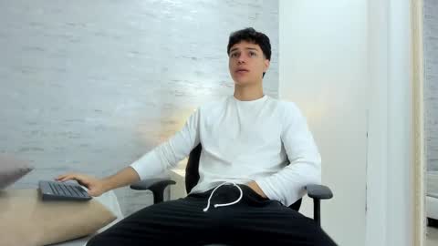 Noah Heyden online show from 02.09.25