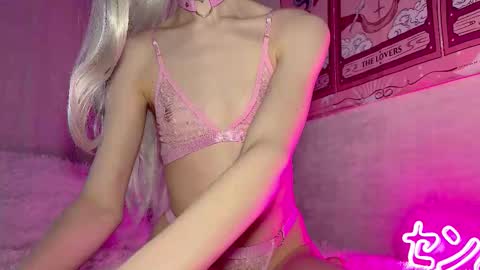 Snapshot of _nora_xxx_ chatting on 11.16.25 Nora online show from 11.16.25