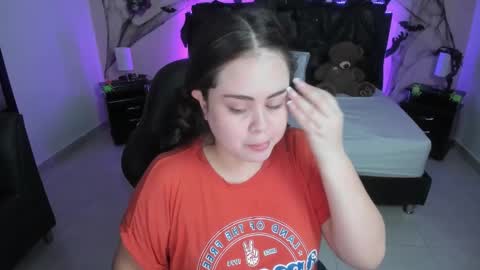 Olivia jones online show from 10.18.25