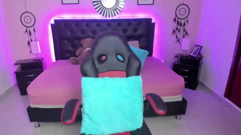 Olivia jones online show from 11.24.25