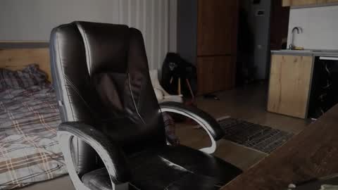 Snapshot of _p_l_u_r_ chatting on 02.14.26 Sasha ---- 50 discount on my Fansly ---- online show from 02.14.26