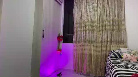 Snapshot of _peachyboy chatting on 06.14.26 esteban online show from 06.14.26