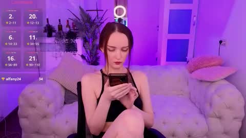 Snapshot of _pink_wassabi_ chatting on 09.21.25 Maisie online show from 09.21.25