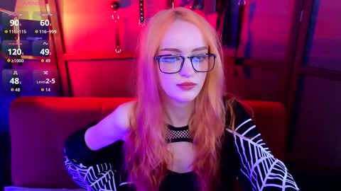 Snapshot of _pink_wassabi_ chatting on 11.16.25 Maisie online show from 11.16.25