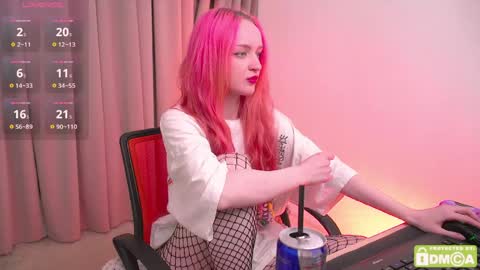 Snapshot of _pink_wassabi_ chatting on 04.23.26 Maisie online show from 04.23.26