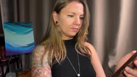  HADLY today day-off see u online 0112  online show from 10.23.25