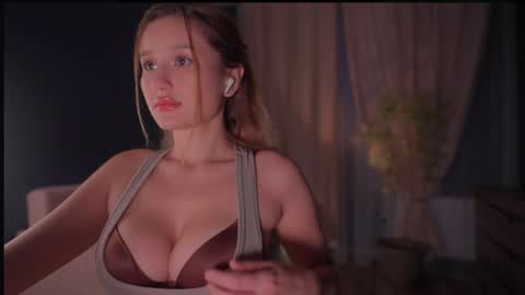 Snapshot of _protea chatting on 11.18.25 Eva online show from 11.18.25