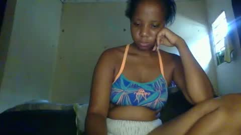 Snapshot of _queen_s chatting on 12.22.24 queen online show from 12.22.24