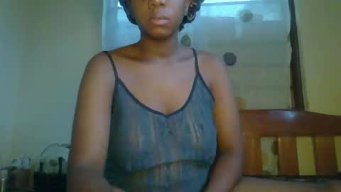 Snapshot of _queen_s chatting on 03.08.26 queen online show from 03.08.26