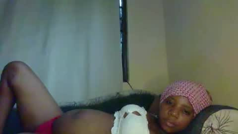 Snapshot of _queen_s chatting on 03.12.26 queen online show from 03.12.26