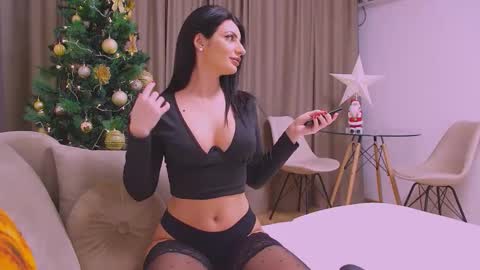 Sarah online show from 12.21.25