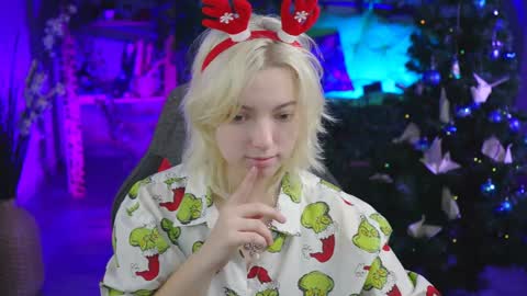 Snapshot of _rockstone_ chatting on 12.25.24 Rock stone online show from 12.25.24