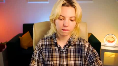 Snapshot of _rockstone_ chatting on 02.07.25 Rock stone online show from 02.07.25