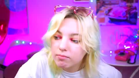 Snapshot of _rockstone_ chatting on 03.05.25 Rock stone online show from 03.05.25