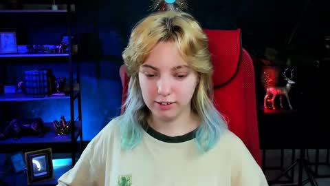 Snapshot of _rockstone_ chatting on 12.21.25 Rock stone online show from 12.21.25